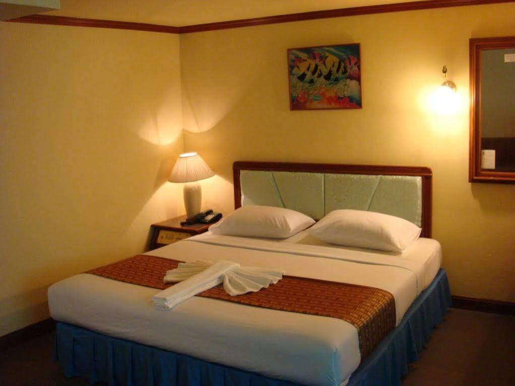 Thai Hotel Krabi town Exteriör bild