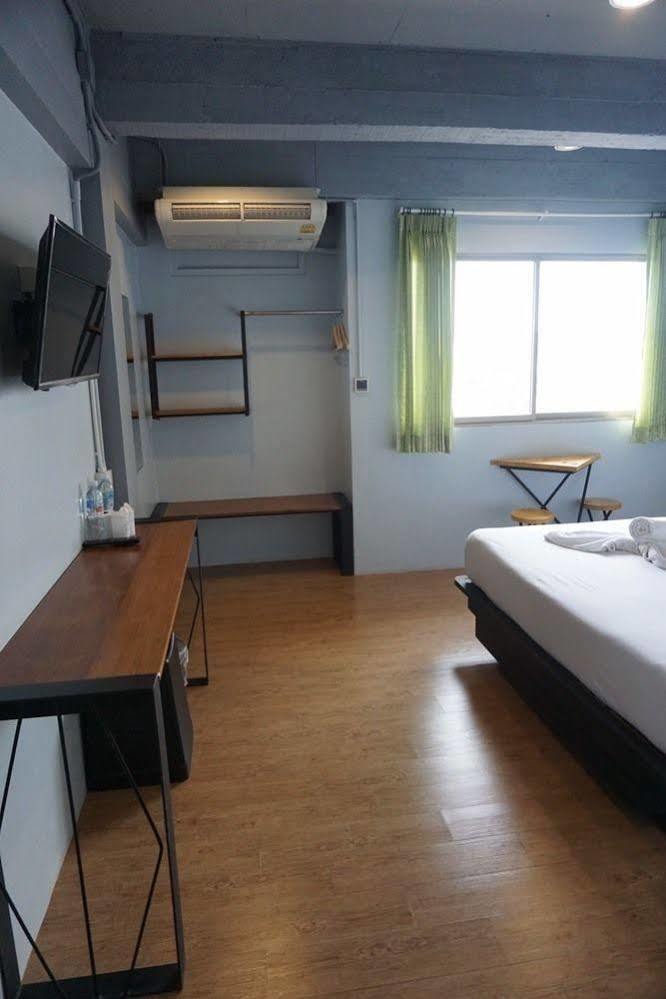 Thai Hotel Krabi town Exteriör bild